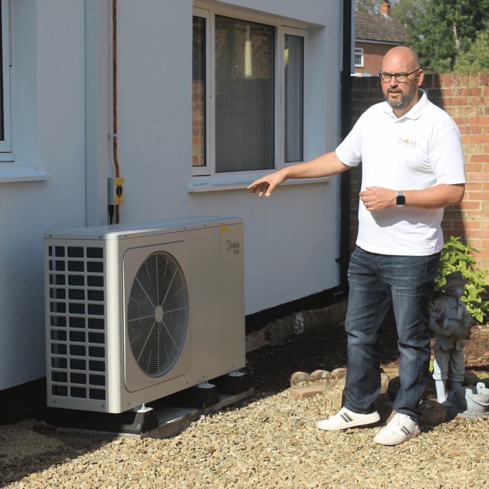 how an air source heat pump works